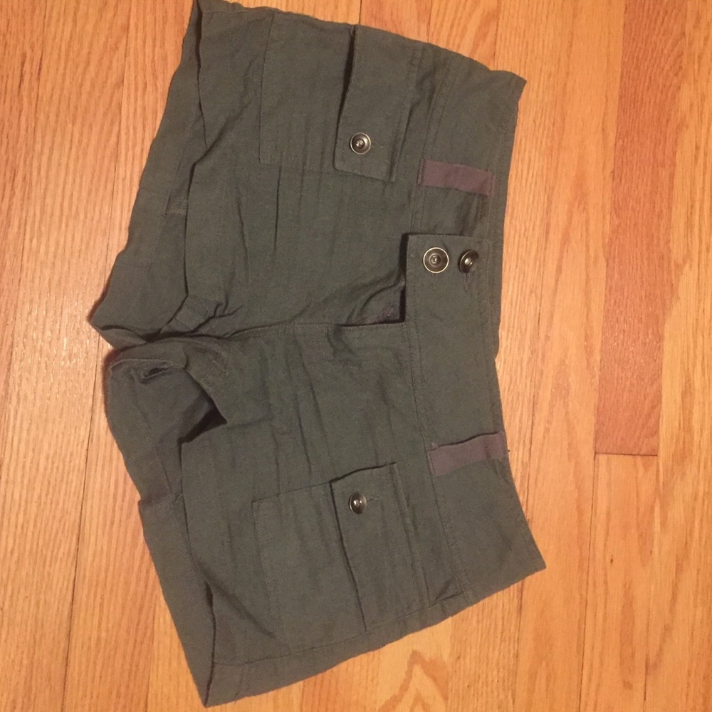 Size 9 olive shorts
